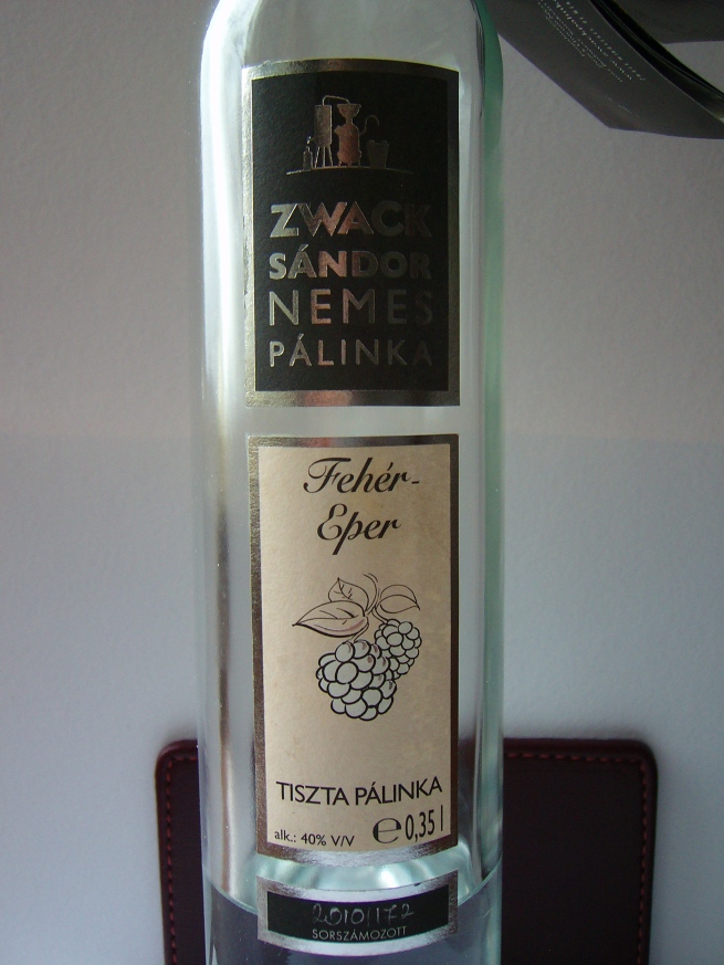 Il distillato di gelso bianco - ditta Zwack (Ungheria)