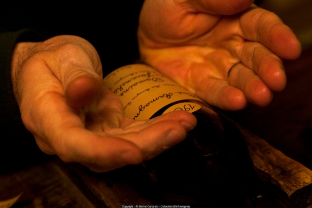 Dalle mani del vignaiolo al vostro bicchiere - armagnac tradizionale - da www.armagnac.fr